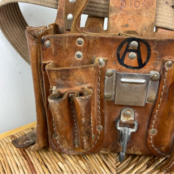 Vintage Klein Tools 5167 Leather Tool Pouch, 11-Pocket - Picture 3 of 13